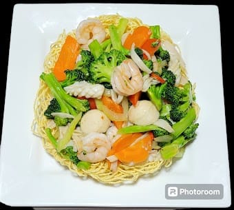 N1 - Beef, Chicken, Shrimp and Mixed Vegetables Stir Fry